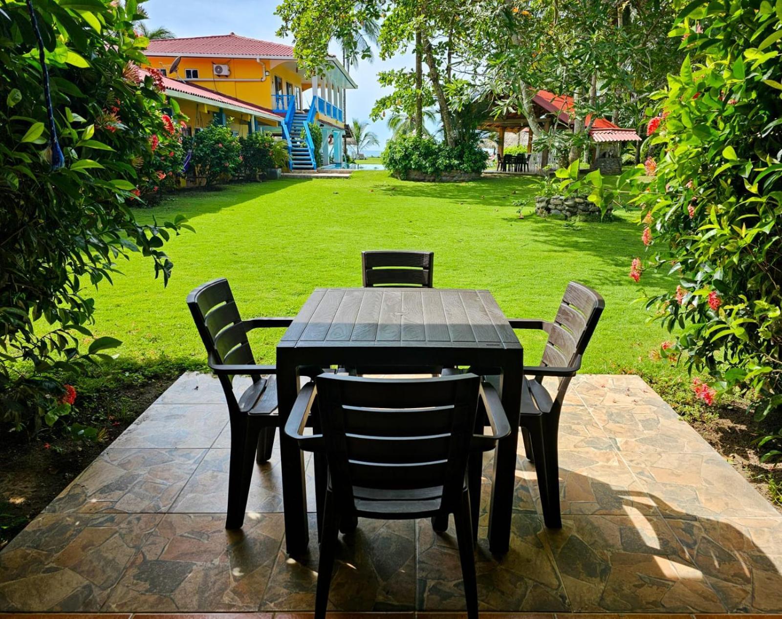 Las Lajas Beach Resort Extérieur photo