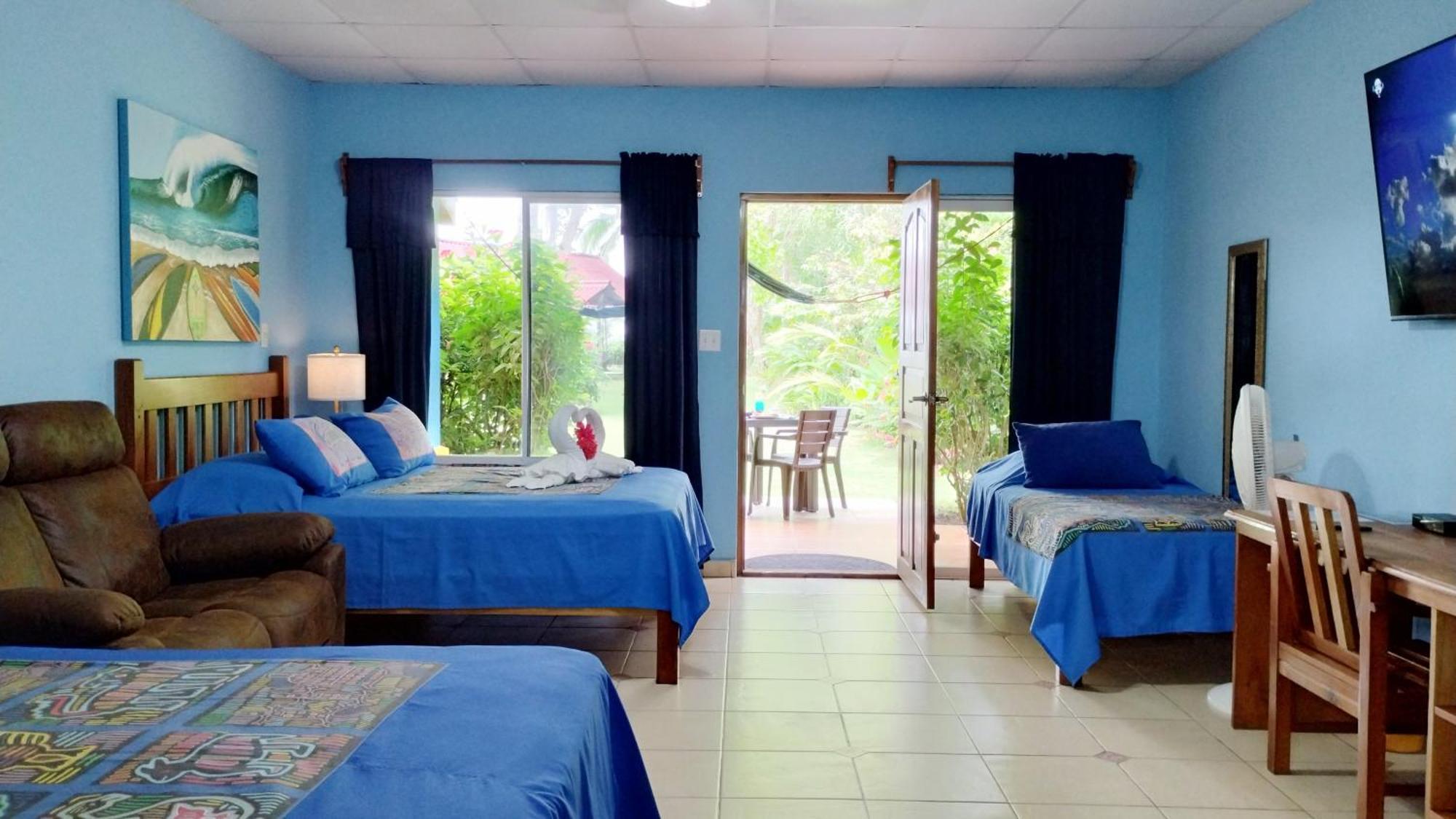 Las Lajas Beach Resort Extérieur photo